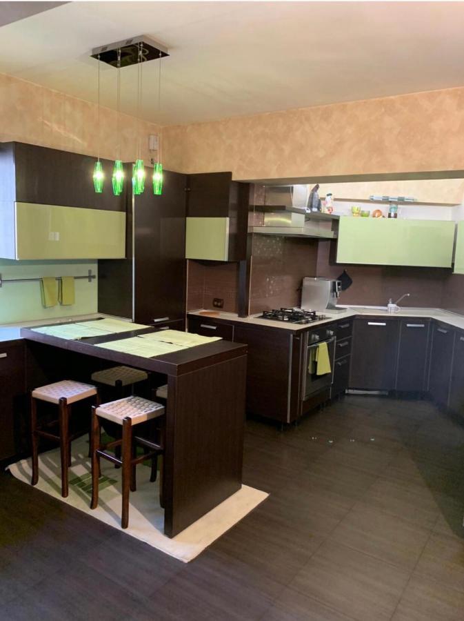 Central Apartment 4 Rooms 布拉索夫 外观 照片