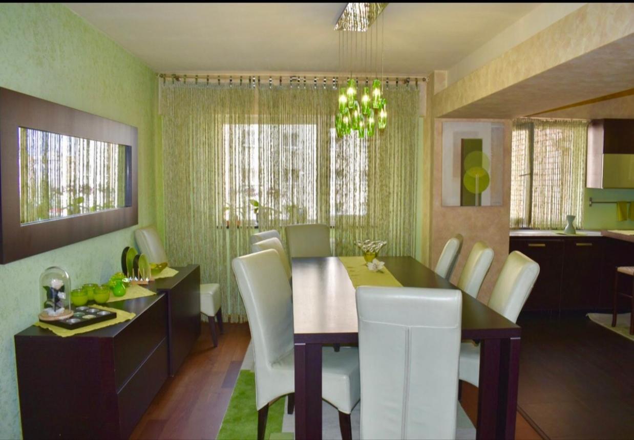 Central Apartment 4 Rooms 布拉索夫 外观 照片