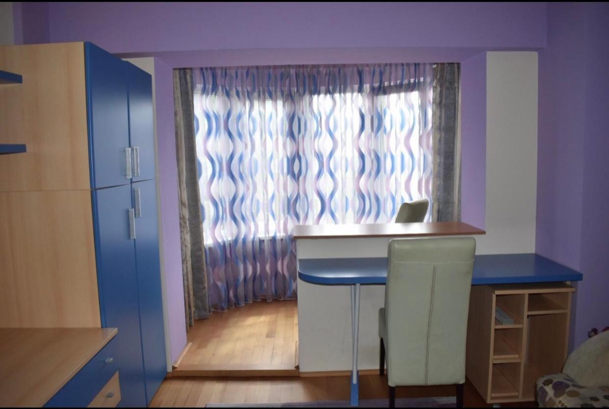 Central Apartment 4 Rooms 布拉索夫 外观 照片