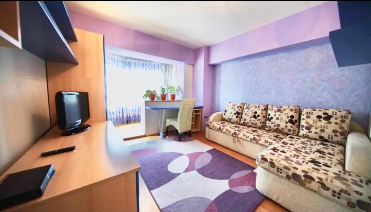 Central Apartment 4 Rooms 布拉索夫 外观 照片